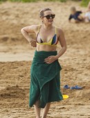 Hilary-Duff-in-Bikini-1