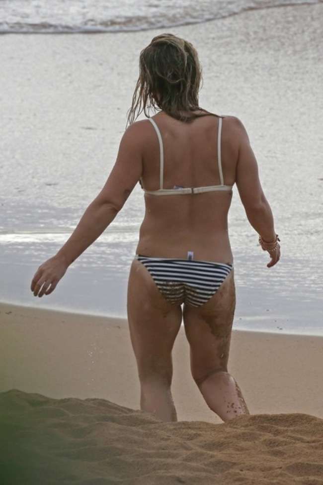 Hilary-Duff-in-Bikini-54