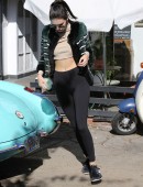 Kendall-Jenner-Booty-in-Tights-3