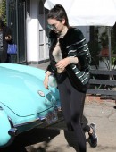Kendall-Jenner-Booty-in-Tights-4