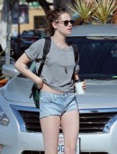 Kristen-Stewart-Leggy-in-Shorts-12