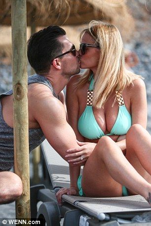 Rhian-Sugden-in-Bikini-Tenerife-9