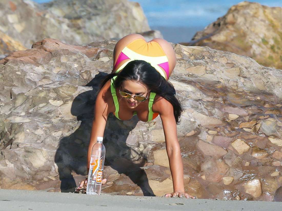 Val-Fit-138-Water-Bikini-Photoshoot-8
