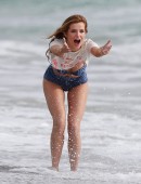 Bella-Thorne-Bikini-Photoshoot-Candids-in-Malibu-11