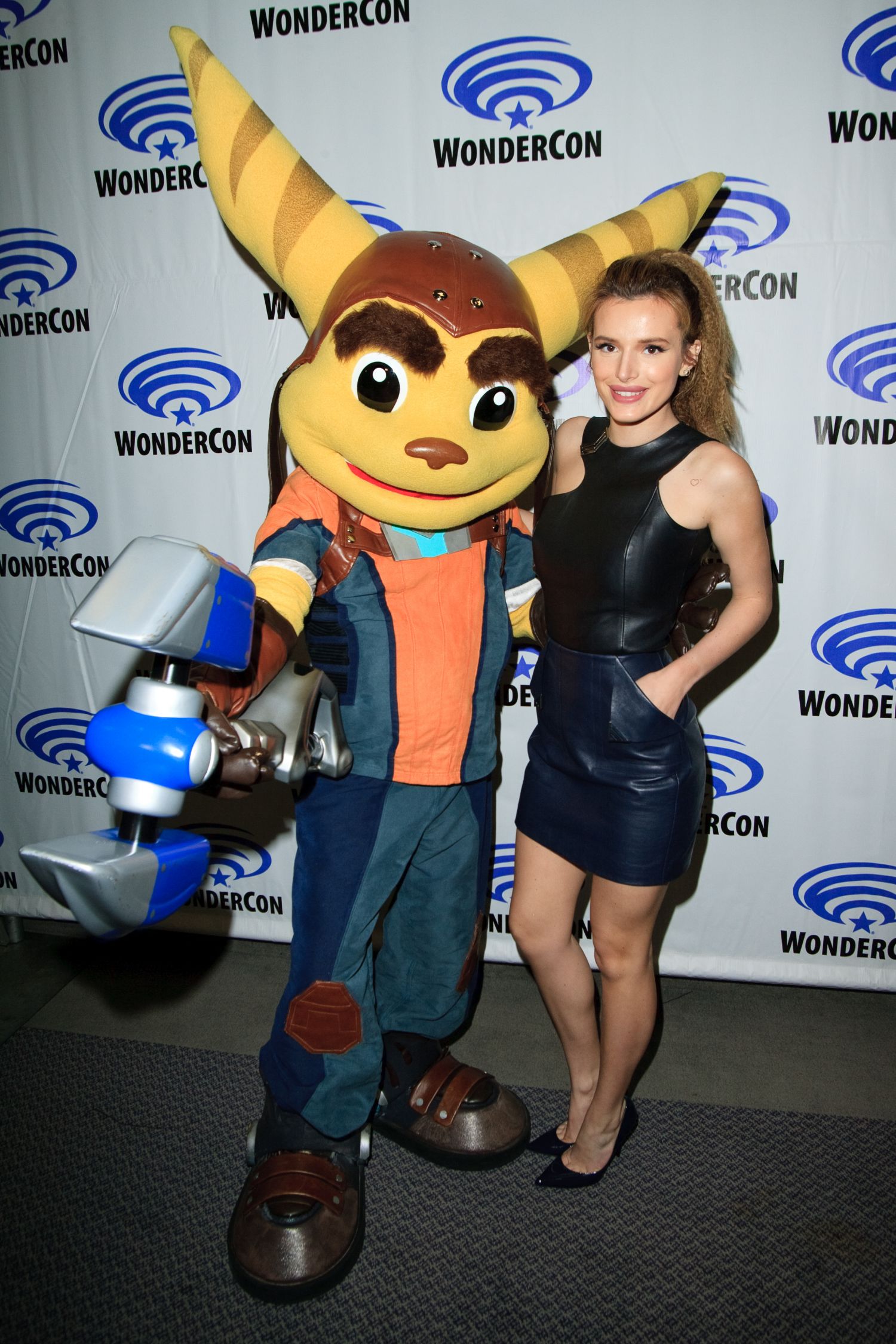 Bella-Thorne-WonderCon-2016-1