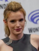 Bella-Thorne-WonderCon-2016-3
