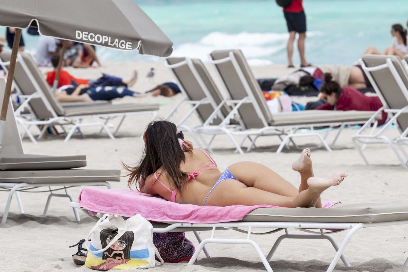 Claudia-Romani-in-Bikini-7