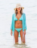 Jessica-Alba-in-Bikini-Hawaii-2