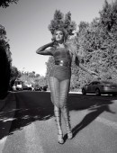 Kate-Upton-V-Magazine-Spring-2016-7