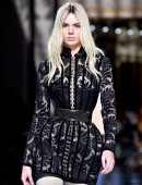 Kendall-Jenner-Balmani-Fashion-Show-Paris-2