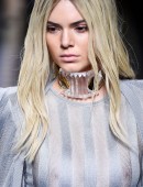 Kendall-Jenner-Balmani-Fashion-Show-Paris-3