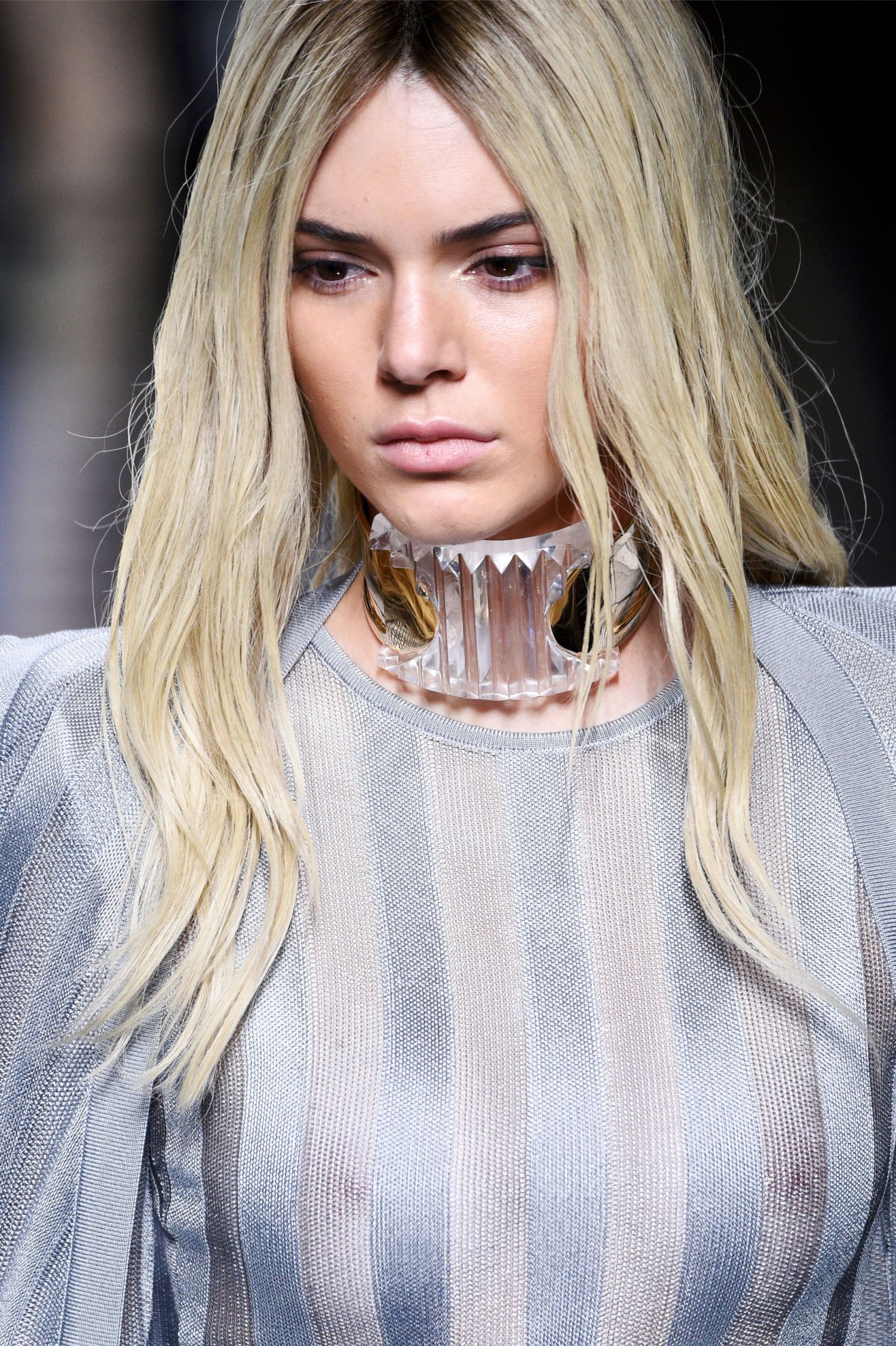 Kendall-Jenner-Balmani-Fashion-Show-Paris-3