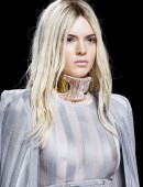 Kendall-Jenner-Balmani-Fashion-Show-Paris-4
