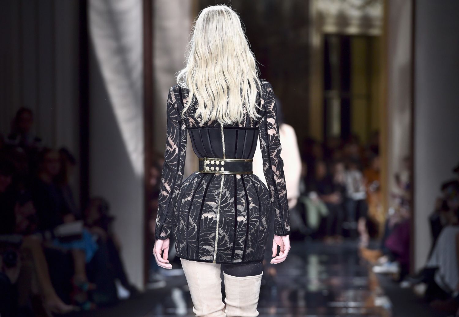 Kendall-Jenner-Balmani-Fashion-Show-Paris-8