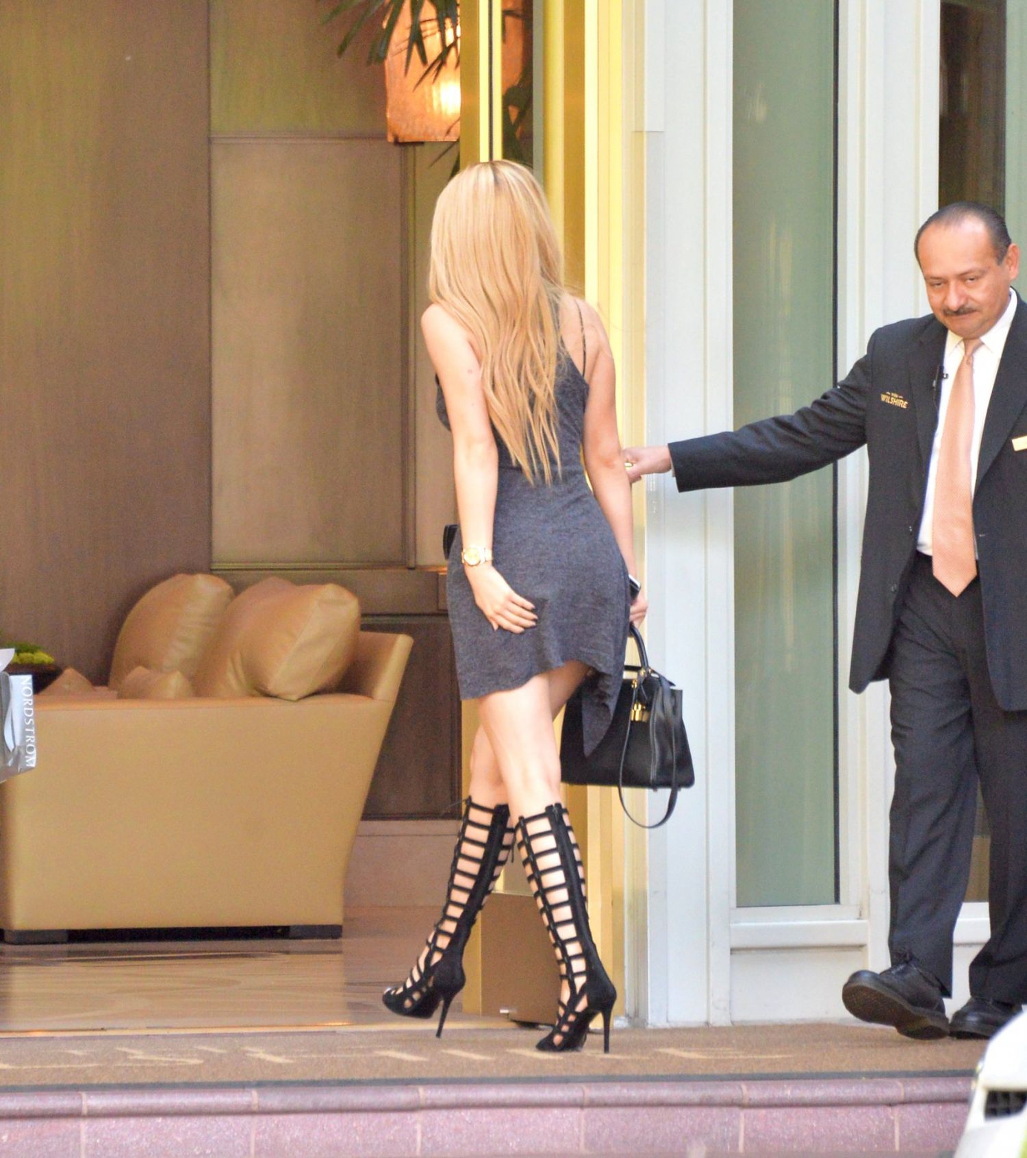 Kylie-Jenner-Leggy-LA-708