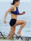 Alexandra-Daddario-in-Shorts-on-Baywatch-Set-3