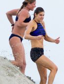 Alexandra-Daddario-in-Shorts-on-Baywatch-Set-4