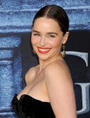 Emilia-Clarke-Game-of-Thrones-Season-6-Premiere-LA-2