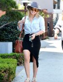 Hilary-Duff-Candids-576