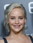 Jennifer-Lawrence-at-Passangers-Event-at-CinemaCon-1
