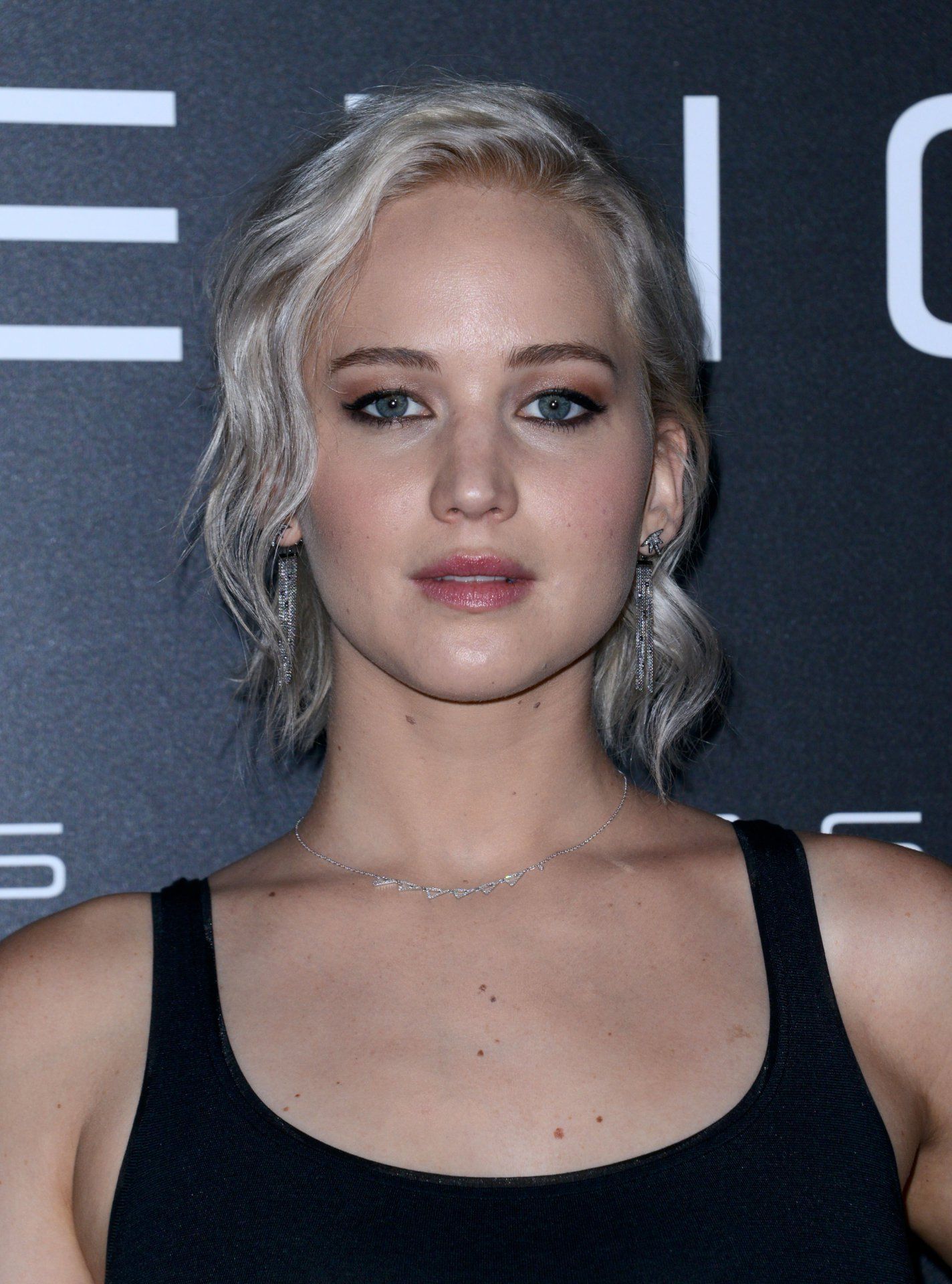 Jennifer-Lawrence-at-Passangers-Event-at-CinemaCon-4