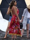 Jessica-Alba-Swimsuit-Photoshoot-Hawaii-933