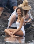 Jessica-Alba-Swimsuit-Photoshoot-Hawaii-936