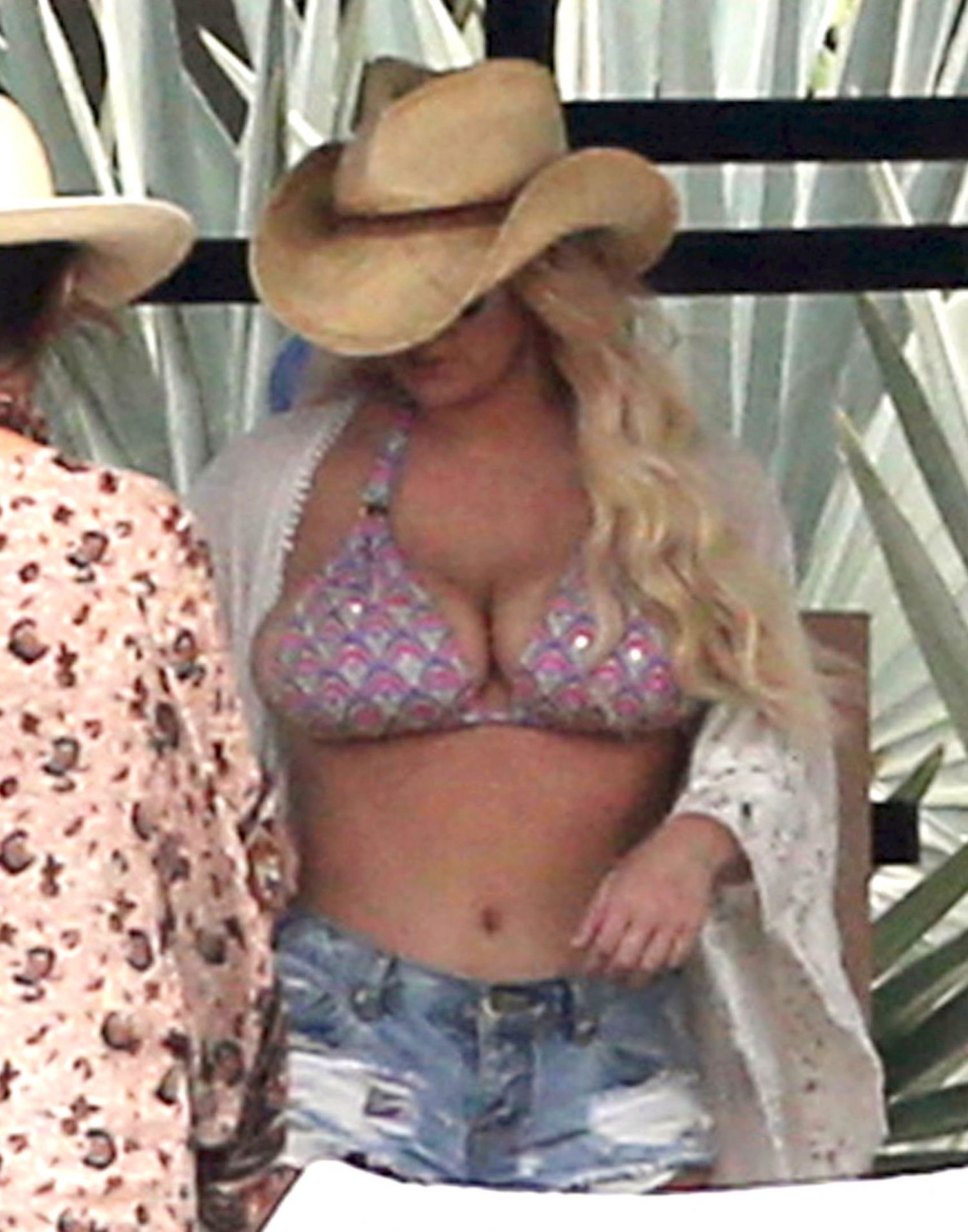 Jessica-Simpson-in-Bikini-1