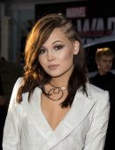 Kelli-Berglund--at-Captain-America-Civil-War-Premiere-LA-6