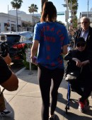 Kendall-Jenner-in-Tights-453