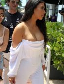 Kim-Kardashian-Cleavage-Miami-1