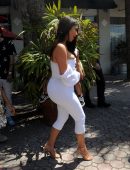 Kim-Kardashian-Cleavage-Miami-2