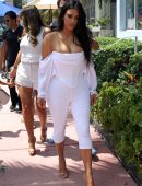 Kim-Kardashian-Cleavage-Miami-8