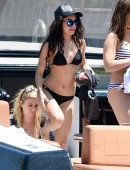 Vanessa-Hudgens-and-Stella-Hudgens-209