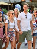 Julianne-Hough-Disneyland-Anaheim-12