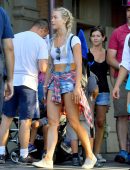 Julianne-Hough-Disneyland-Anaheim-6