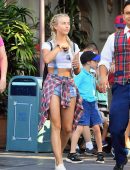 Julianne-Hough-Disneyland-Anaheim-9