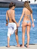 Alessandra-Ambrosio-in-Bikini-209
