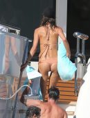 Alessandra-Ambrosio-in-Bikini-in-France-4
