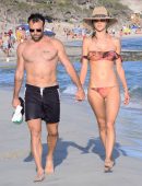 Alessandra-Ambrosio-in-Bikini-in-Ibiza-21