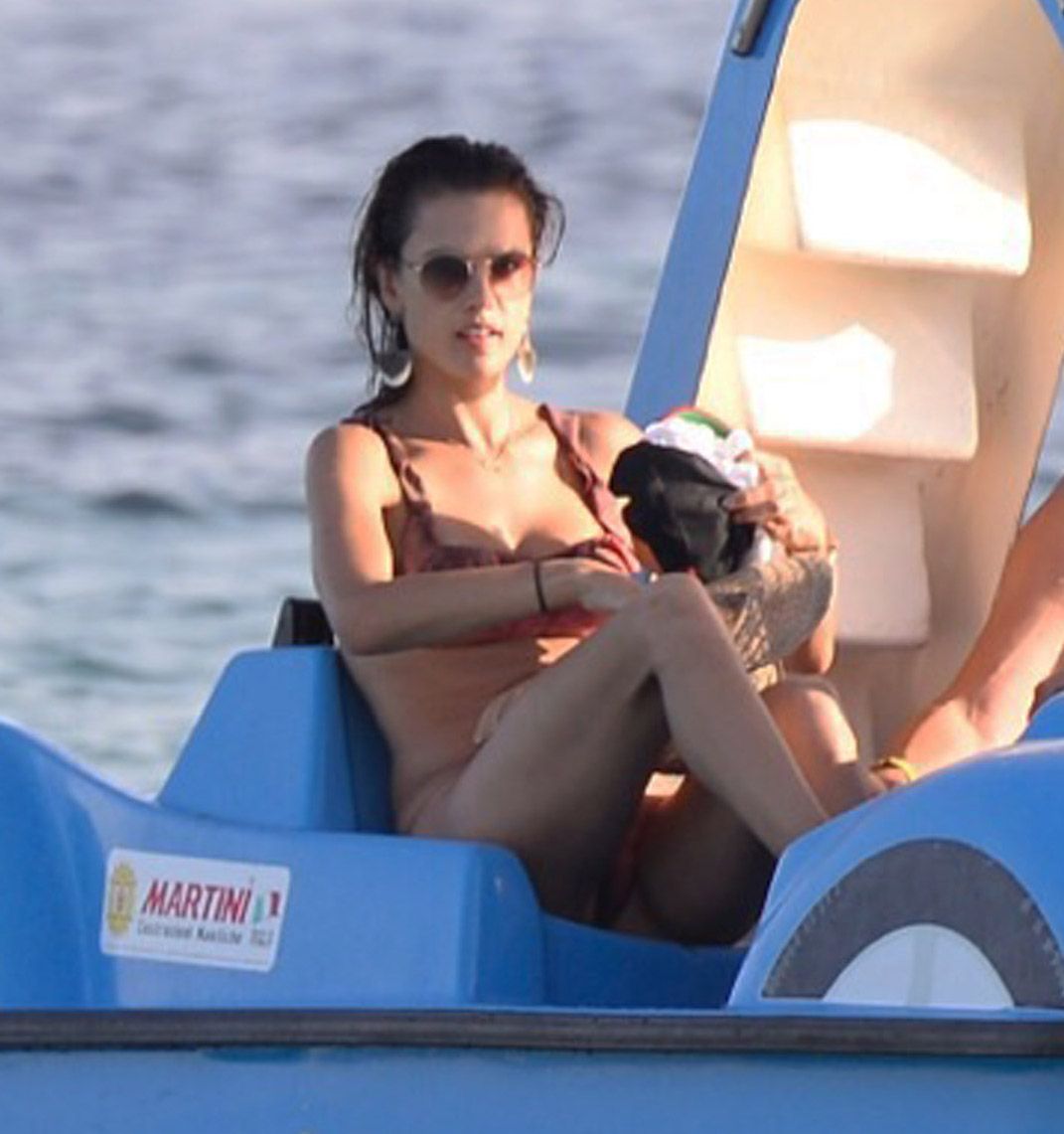 Alessandra-Ambrosio-in-Bikini-in-Ibiza-24