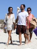 Alessandra-Ambrosio-in-Bikini-in-Ibiza-61