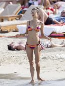 Alessandra-Ambrossio-in-Bikini-104