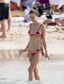 Alessandra-Ambrossio-in-Bikini-111