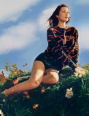 Bella-Hadid-Calvin-Klein-myCalvins-Fall-2016-Campaign-3