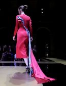 Bella-Hadid-Versace-Fashion-Show-2017-9