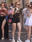 Bella-Thorne-at-St-Peters-Square-in-Rome-10