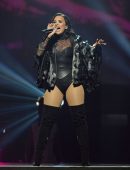 Demi-Lovato-Performing-in-Florida-15