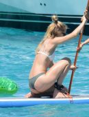 Doutzen-Kroes-in-Bikini-in-Formentera-5