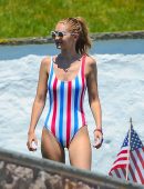 Gigi-Hadid-4th-July-10
